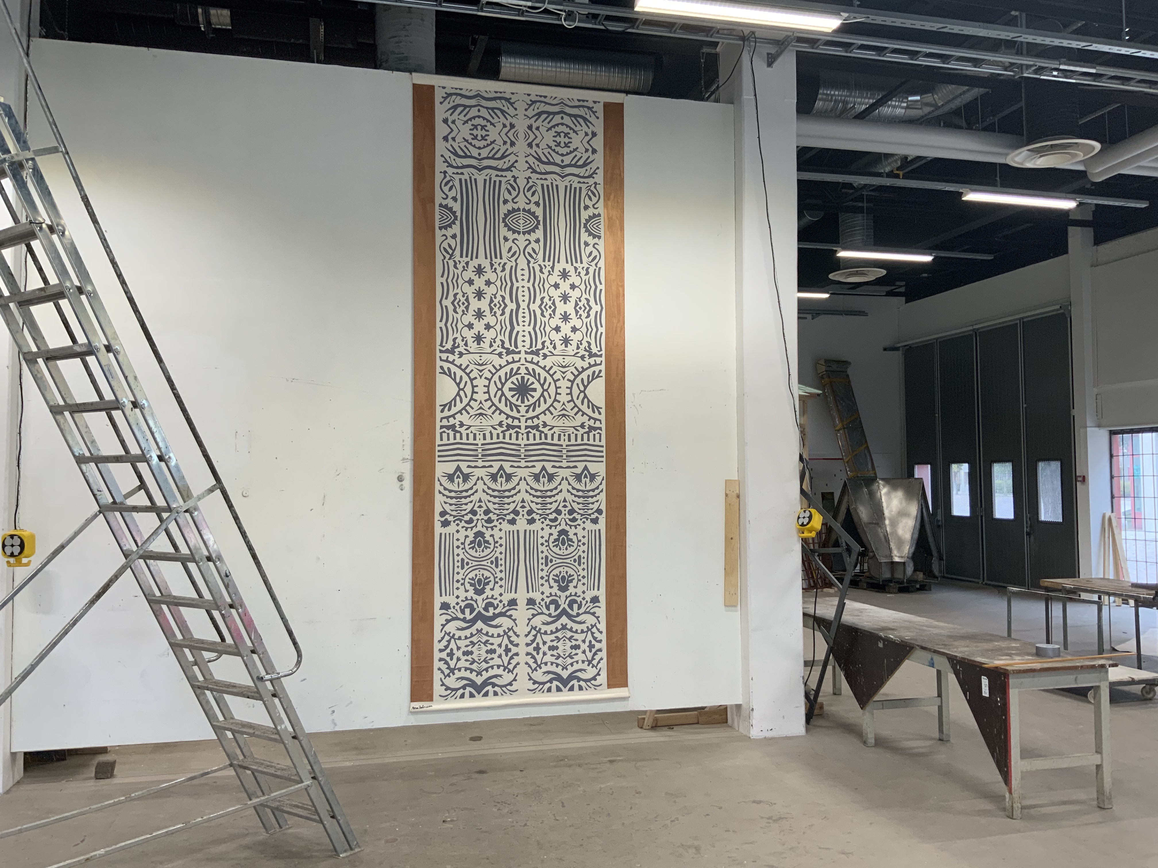 "Norrklipp" är en av två screentryckta likadana verk som är tänkta att hänga tillsammans.